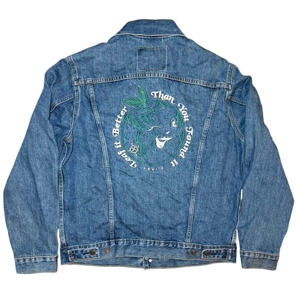 Levi’s Leaf It Better Than You Found It Embroidered Denim Trucker Jacket Medium